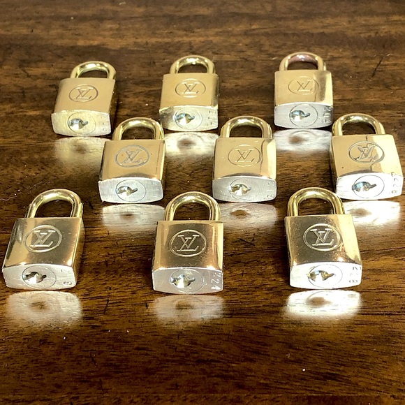 LOUIS VUITTON Vintage LV Lock 200 Series - In Case You’re ISO LV LOCK PADLOCK - Picture 9 of 17